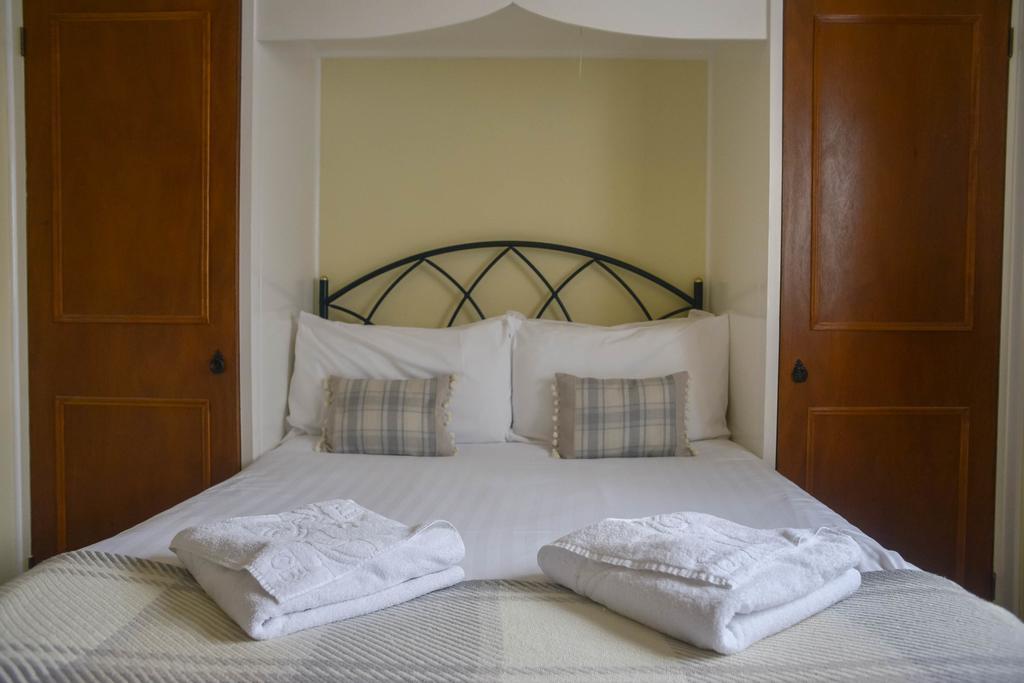 Sutton  The Whitestonecliffe Inn חדר תמונה