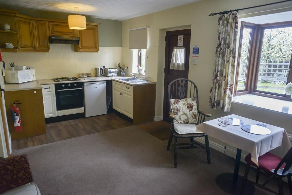 Sutton  The Whitestonecliffe Inn חדר תמונה